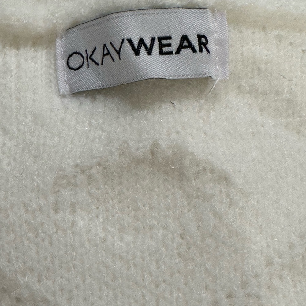 Okay Wear Textured Cream V-Neck Sweater - Picture 2 of 4